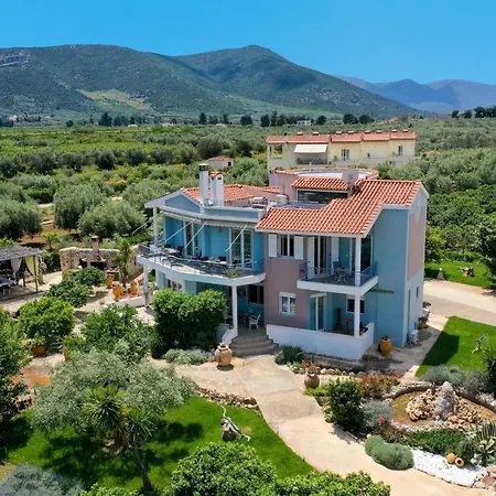 Beachfront Samantha's Paradise * Киверион