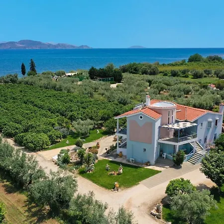 Beachfront Samantha's Paradise *