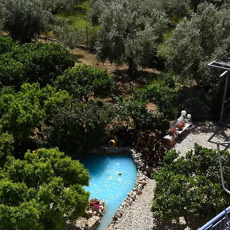 Beachfront Samantha's Paradise