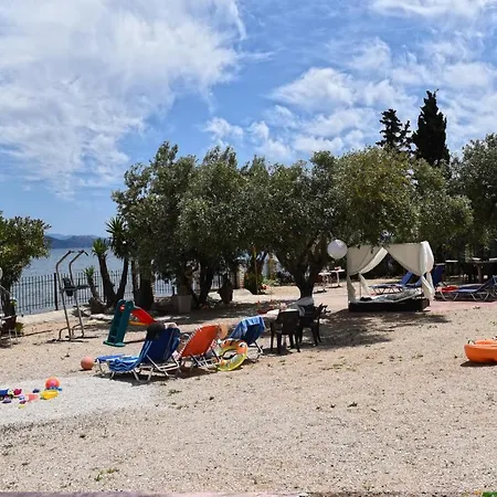 Beachfront Samantha's Paradise Holiday home Kiveri