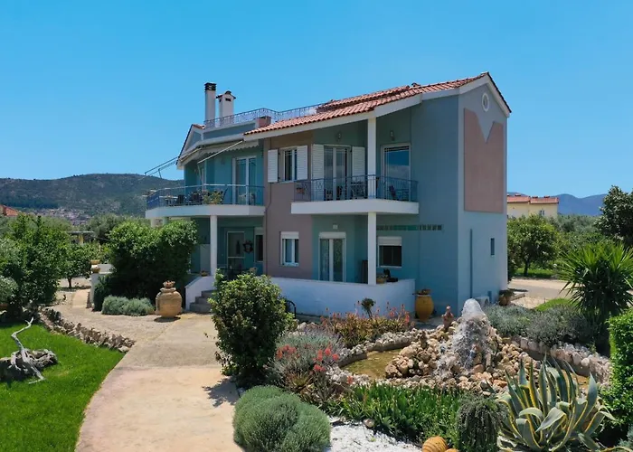 Дом отдыха Beachfront Samantha's Paradise *