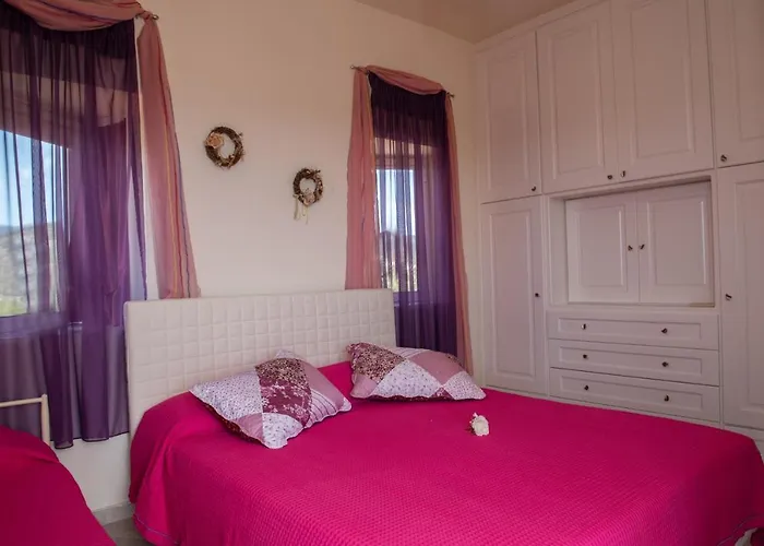 Beachfront Samantha's Paradise Киверион