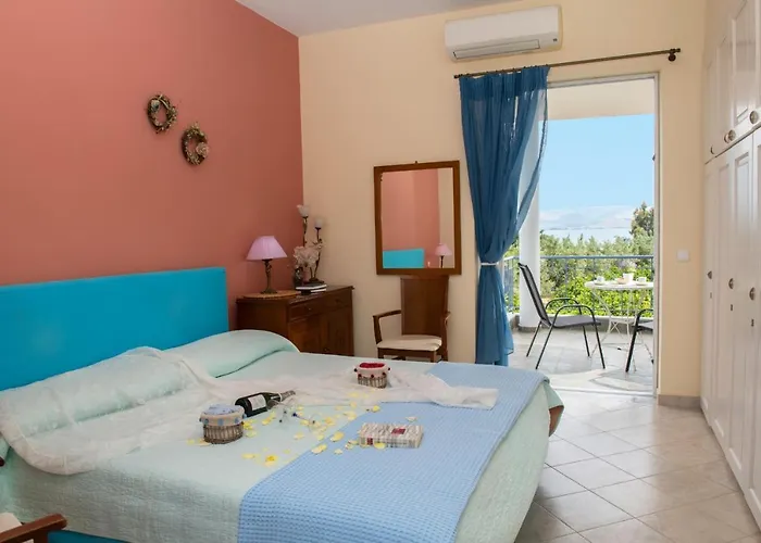 Дом отдыха Beachfront Samantha's Paradise *