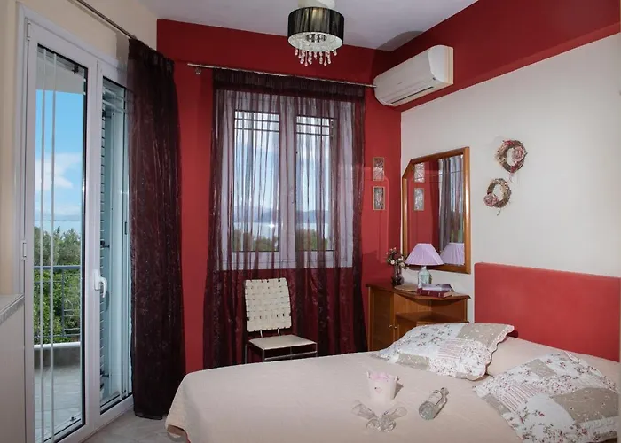 Beachfront Samantha's Paradise 度假居 *